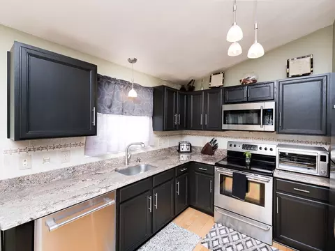 67 Vanstone Ave, Warwick, RI 02889 photo 6
