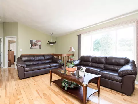 67 Vanstone Ave, Warwick, RI 02889 photo 5