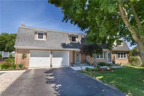 15 Urso Dr, Westerly, RI 02891 photo 2