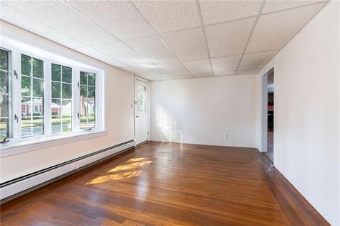 90 Normandy Dr, Warwick, RI 02886 photo 14
