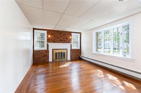 90 Normandy Dr, Warwick, RI 02886 photo 9