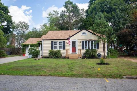 90 Normandy Dr, Warwick, RI 02886 photo 1