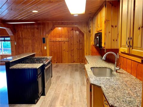 33 Saint Barnabe St, Woonsocket, RI 02895 photo 6