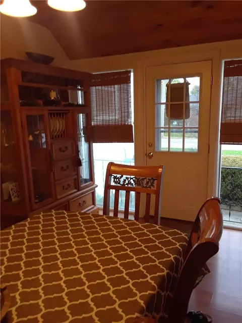 25 White Ave, Warwick, RI 02889 photo 9