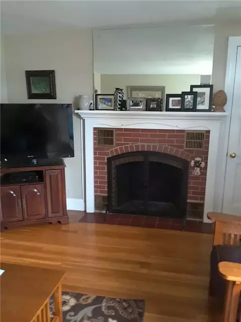 25 White Ave, Warwick, RI 02889 photo 6