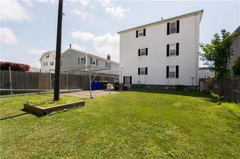 580 Hicks St, Fall River, MA 02724 photo 4