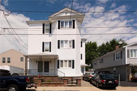 580 Hicks St, Fall River, MA 02724 photo 1