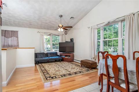 74 Roberts St, Woonsocket, RI 02895 photo 10