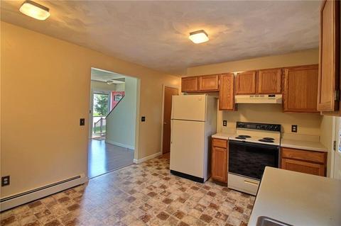 2 Top St, Westerly, RI 02891 photo 4