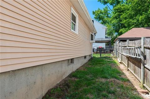 11 Phebe St, Woonsocket, RI 02895 photo 8