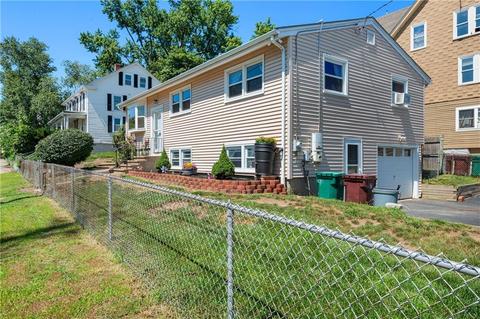 11 Phebe St, Woonsocket, RI 02895 photo 6