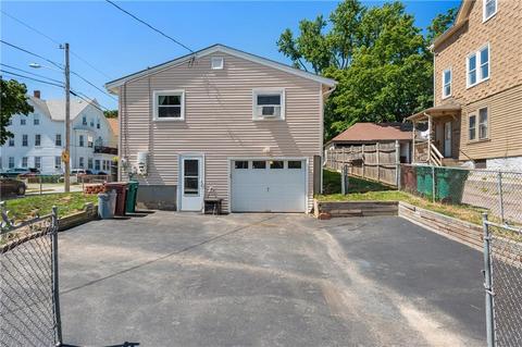 11 Phebe St, Woonsocket, RI 02895 photo 2