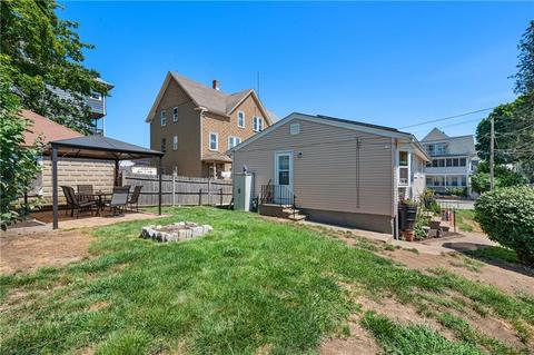 11 Phebe St, Woonsocket, RI 02895 photo 4