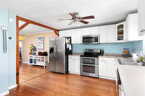 74 Maple Leaf Rd, Glendale, RI 02826 photo 5