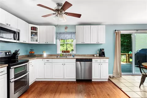 74 Maple Leaf Rd, Glendale, RI 02826 photo 4