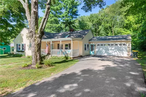 74 Maple Leaf Rd, Glendale, RI 02826 photo 3