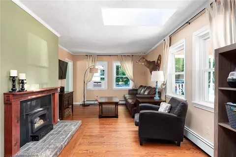 74 Maple Leaf Rd, Glendale, RI 02826 photo 8