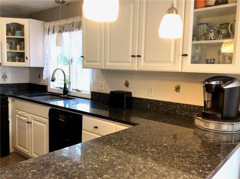 9 Stuart St, Warren, RI 02885 photo 3