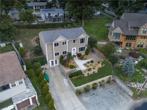 80 Edgewater Dr, Warwick, RI 02886 photo 2