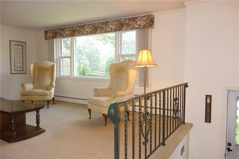 75 Mark Allen Dr, Warwick, RI 02886 photo 8