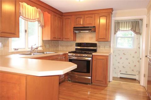 75 Mark Allen Dr, Warwick, RI 02886 photo 5