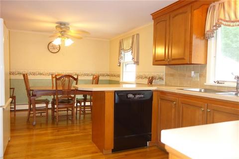 75 Mark Allen Dr, Warwick, RI 02886 photo 6