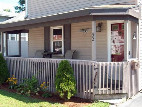 32 Oniska St, Warwick, RI 02889 photo 2