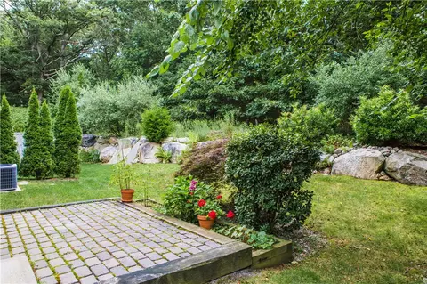 35 Captains Dr, Westerly, RI 02891 photo 6