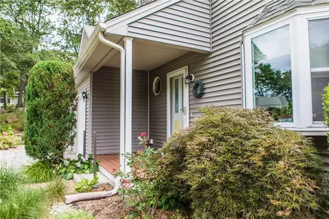 35 Captains Dr, Westerly, RI 02891 photo 4