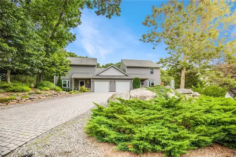35 Captains Dr, Westerly, RI 02891 photo 2