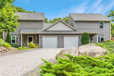 35 Captains Dr, Westerly, RI 02891 photo 3