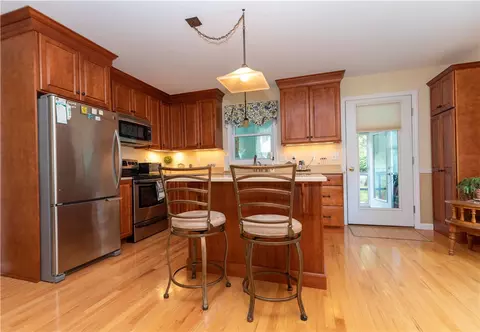 35 Captains Dr, Westerly, RI 02891 photo 11