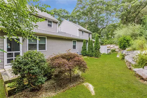 35 Captains Dr, Westerly, RI 02891 photo 7