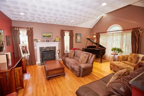 75 Pine Ridge Drive Dr, Cranston, RI 02921 photo 12