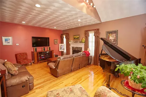 75 Pine Ridge Drive Dr, Cranston, RI 02921 photo 13