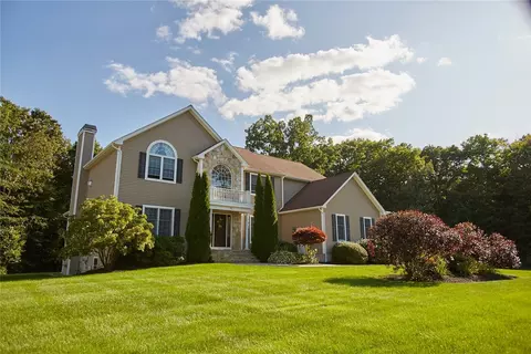 75 Pine Ridge Drive Dr, Cranston, RI 02921 photo 2