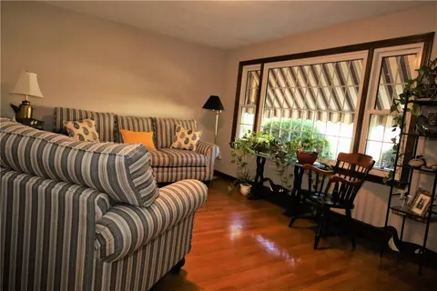 652 Lydia Ave, Woonsocket, RI 02895 photo 5