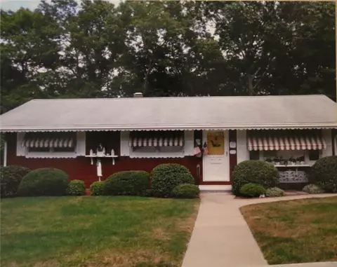 652 Lydia Ave, Woonsocket, RI 02895 photo 10