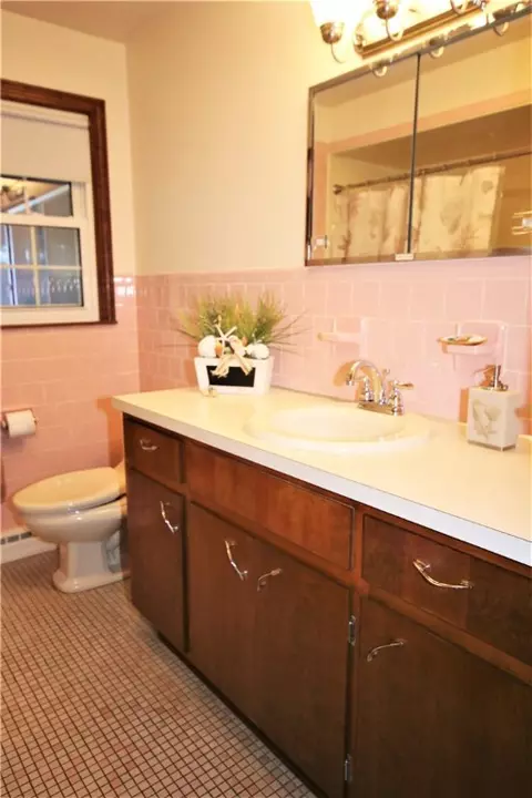 652 Lydia Ave, Woonsocket, RI 02895 photo 7
