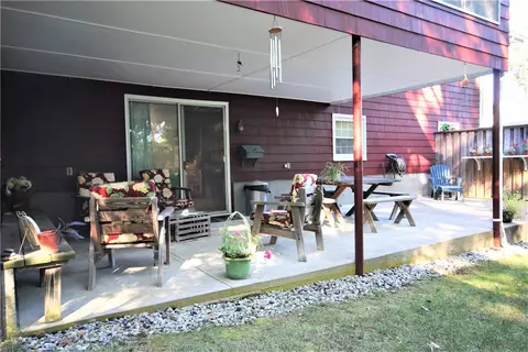 652 Lydia Ave, Woonsocket, RI 02895 photo 8