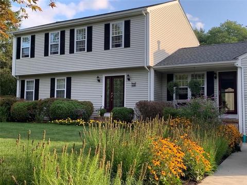26 Sugar Maple Dr, Coventry, RI 02816 photo 2