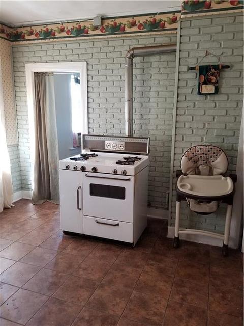 30 Grand St, Woonsocket, RI 02895 photo 8
