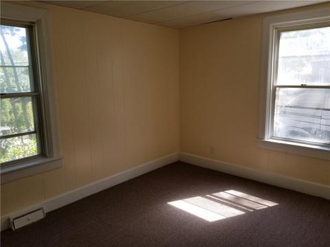 30 Grand St, Woonsocket, RI 02895 photo 4