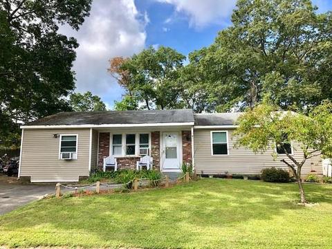 8 Vanderbilt Ter, Coventry, RI 02816 photo 1