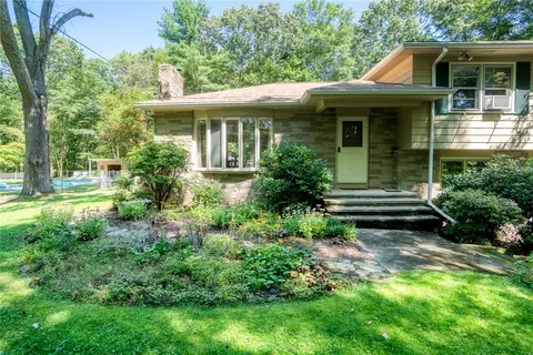 115 Peeptoad Rd, Scituate, RI 02857 photo 3