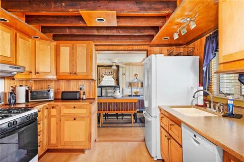 210 Newland Ave, Woonsocket, RI 02895 photo 7