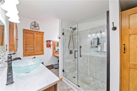 210 Newland Ave, Woonsocket, RI 02895 photo 19