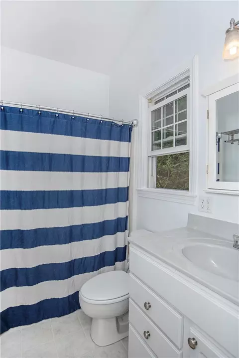 5 Grandview Ave, Warren, RI 02885 photo 6