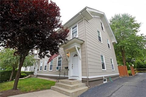 12 E Barrows St, Cumberland, RI 02864 photo 3