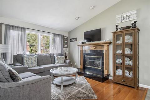 64 Mohawk Trl, Cranston, RI 02921 photo 6